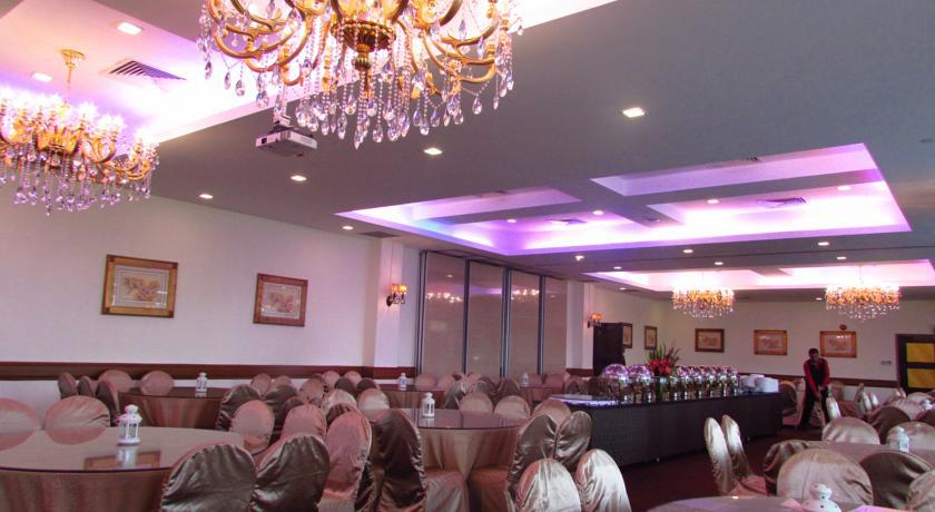 Hilton Garden Serangoon Khách sạn